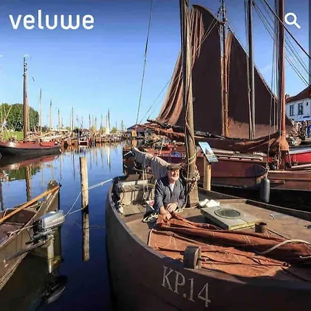 Leuke Stacaravan Op De Veluwe / Zwembad En Manege!